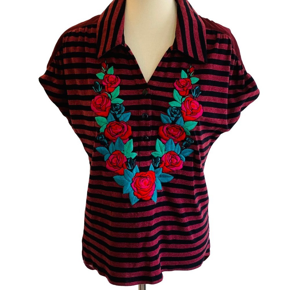NWT - Nick & Mo Embroidered Sheer Back Top - Picture 11 of 12